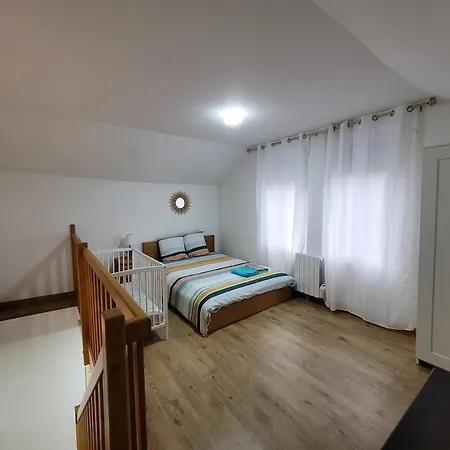 アパート Duplex 700 M From Compiegne Train Station マリニー＝レ＝コンピエーニュ